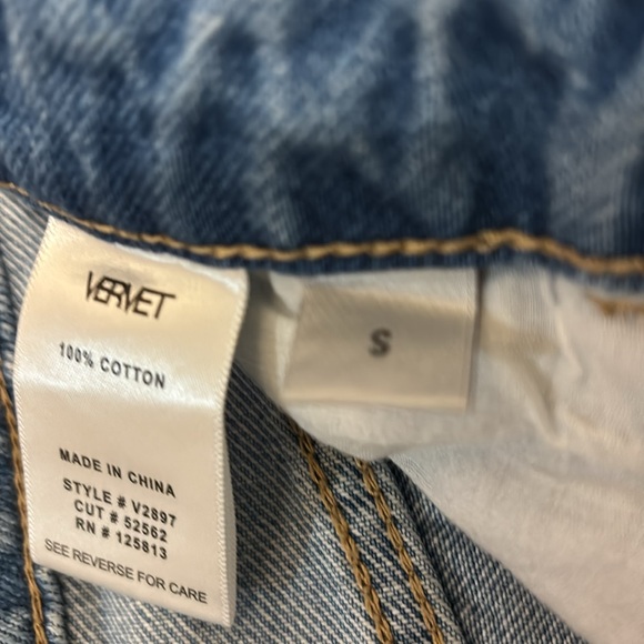 Vervet denim shorts waist 14 inches and inseam 4 inches. Never worn. - Picture 4 of 5